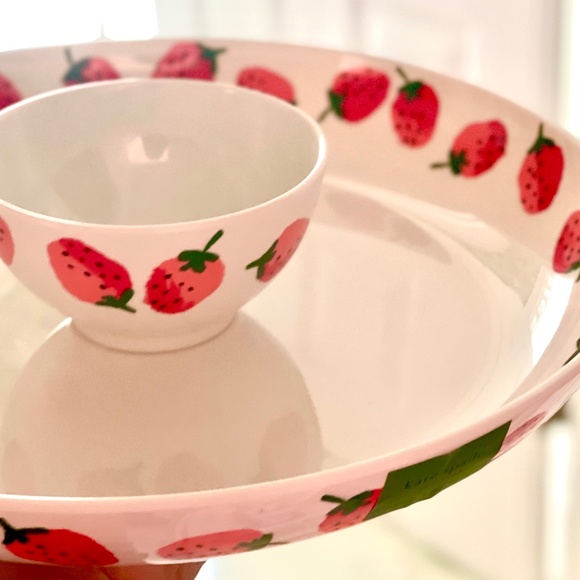 NWT Kate Spade New York Strawberries Chip & Dip Bowl - Picture 1 of 10